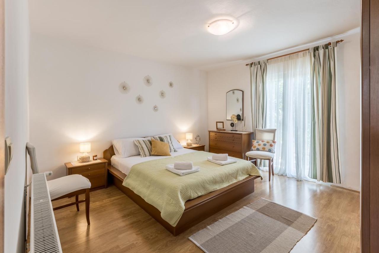 Citrus Accommodation Kaštela Esterno foto