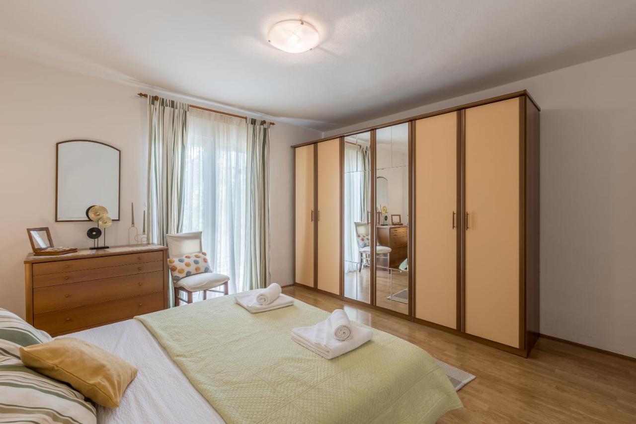 Citrus Accommodation Kaštela Esterno foto